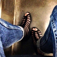 Dress Like The Bloggers: Gladiator Shoes + Boyfriend Jeans